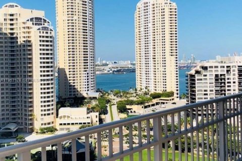 Condo in Miami, Florida, 2 bedrooms  № 2057824 - photo 4