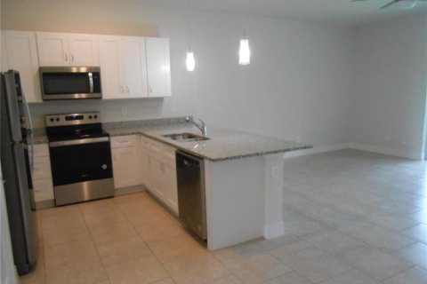 Apartamento en alquiler en Punta Gorda, Florida, 3 dormitorios, 125.42 m2 № 1525481 - foto 2