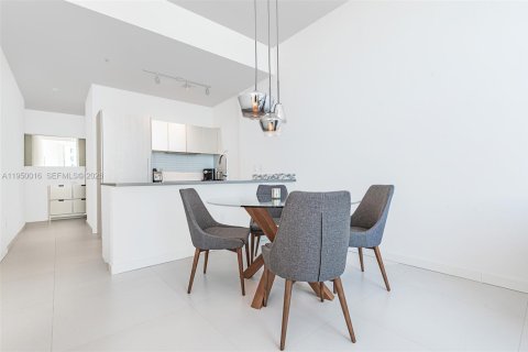 Copropriété à vendre à Miami, Floride: 2 chambres, 93.27 m2 № 2089372 - photo 9