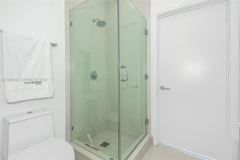 Copropriété à vendre à Miami, Floride: 2 chambres, 93.27 m2 № 2089372 - photo 19