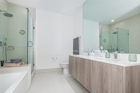 Copropriété à vendre à Miami, Floride: 2 chambres, 93.27 m2 № 2089372 - photo 25