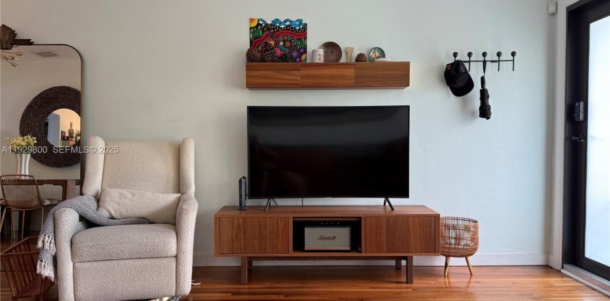 Casa en Miami, Florida 2 dormitorios, 78.97 m2 № 1988808