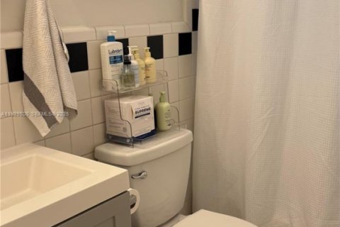 Casa en alquiler en Miami, Florida, 2 dormitorios, 78.97 m2 № 1988808 - foto 9