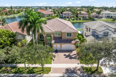 Villa ou maison à Miramar, Floride 6 chambres, 378.3 m2 № 2034179