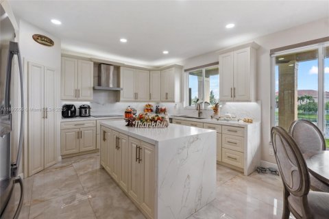 Casa en venta en Miramar, Florida, 6 dormitorios, 378.3 m2 № 2034179 - foto 10