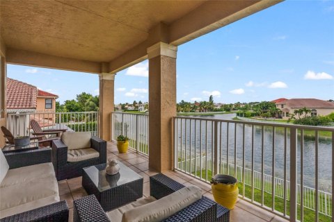 Casa en venta en Miramar, Florida, 6 dormitorios, 378.3 m2 № 2034179 - foto 28