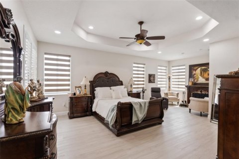 Casa en venta en Miramar, Florida, 6 dormitorios, 378.3 m2 № 2034179 - foto 24