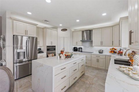 Casa en venta en Miramar, Florida, 6 dormitorios, 378.3 m2 № 2034179 - foto 11