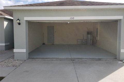 House in Poinciana, Florida 3 bedrooms, 117.34 sq.m. № 2216050 - photo 2