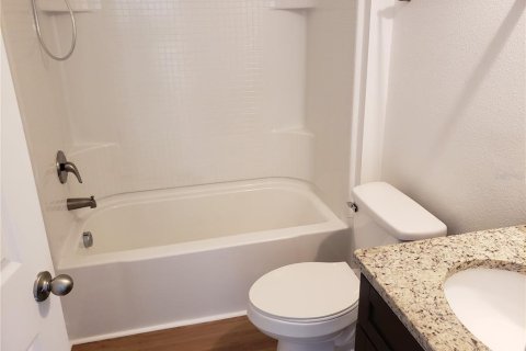 House in Poinciana, Florida 3 bedrooms, 117.34 sq.m. № 2216050 - photo 10