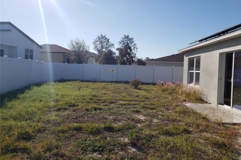 House in Poinciana, Florida 3 bedrooms, 117.34 sq.m. № 2216050 - photo 13
