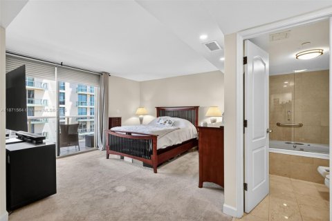 Copropriété à vendre à Miami Beach, Floride: 2 chambres, 126.35 m2 № 1924572 - photo 10