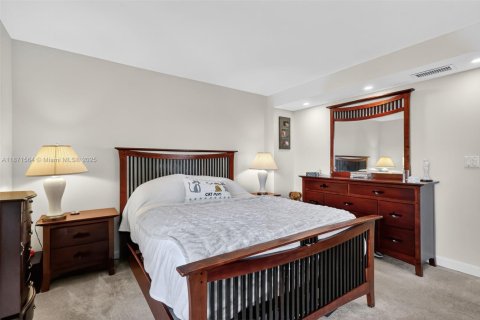Copropriété à vendre à Miami Beach, Floride: 2 chambres, 126.35 m2 № 1924572 - photo 12