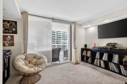 Copropriété à vendre à Miami Beach, Floride: 2 chambres, 126.35 m2 № 1924572 - photo 17