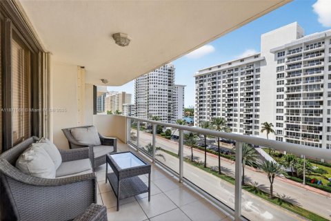 Copropriété à vendre à Miami Beach, Floride: 2 chambres, 126.35 m2 № 1924572 - photo 25