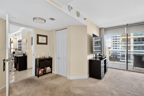Copropriété à vendre à Miami Beach, Floride: 2 chambres, 126.35 m2 № 1924572 - photo 15