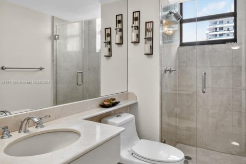 Copropriété à vendre à Miami Beach, Floride: 2 chambres, 126.35 m2 № 1924572 - photo 20