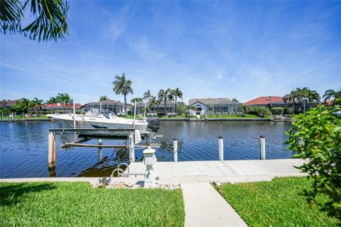 House in Punta Gorda, Florida 3 bedrooms, 255.3 sq.m. № 2101154 - photo 27