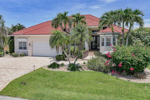 House in Punta Gorda, Florida 4 bedrooms, 255.3 sq.m. № 2101154
