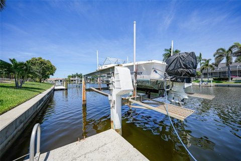 House in Punta Gorda, Florida 3 bedrooms, 255.3 sq.m. № 2101154 - photo 28