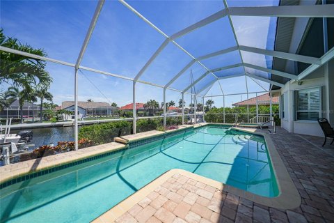 House in Punta Gorda, Florida 3 bedrooms, 255.3 sq.m. № 2101154 - photo 25