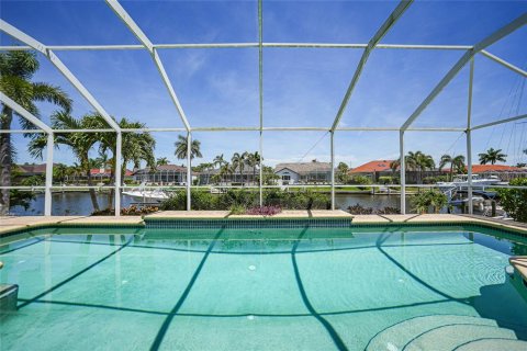 House in Punta Gorda, Florida 3 bedrooms, 255.3 sq.m. № 2101154 - photo 24