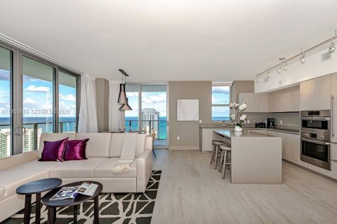 Condominio en venta en Hollywood, Florida, 2 dormitorios, 99.87 m2 № 2054744 - foto 7