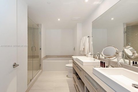 Condominio en venta en Hollywood, Florida, 2 dormitorios, 99.87 m2 № 2054744 - foto 13