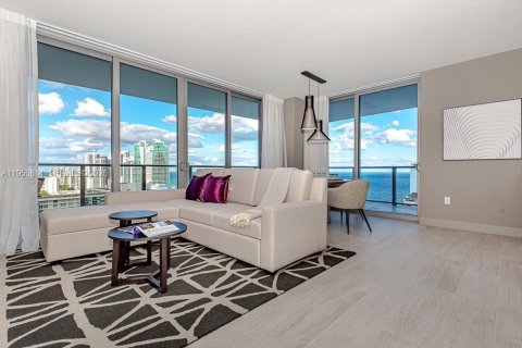 Condominio en venta en Hollywood, Florida, 2 dormitorios, 99.87 m2 № 2054744 - foto 3