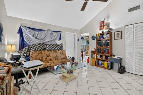 House in Safety Harbor, Florida 2 bedrooms, 91.04 sq.m. № 2204726 - photo 8