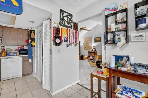 House in Safety Harbor, Florida 2 bedrooms, 91.04 sq.m. № 2204726 - photo 10
