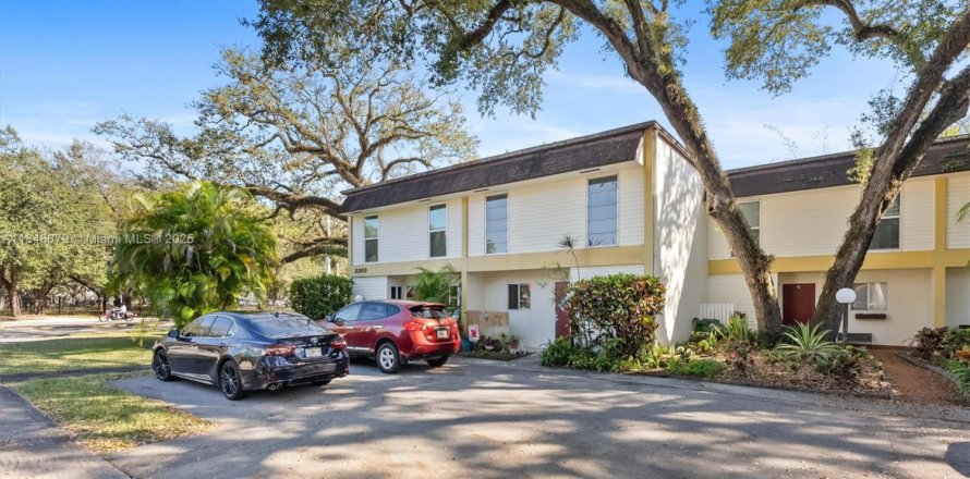 Touwnhouse à Hollywood, Floride 3 chambres, 157.93 m2 № 1842860