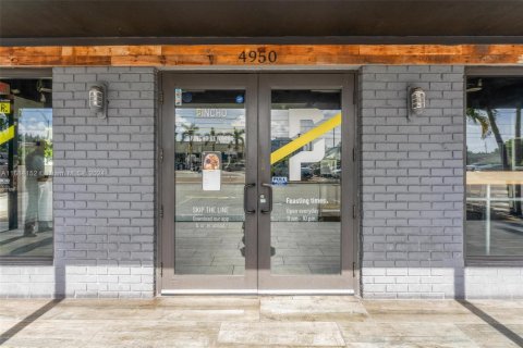 Immobilier commercial à vendre à Hialeah, Floride № 1862405 - photo 4