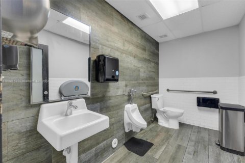 Immobilier commercial à vendre à Hialeah, Floride № 1862405 - photo 12