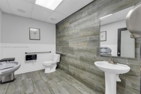 Immobilier commercial à vendre à Hialeah, Floride № 1862405 - photo 13