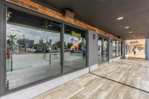 Immobilier commercial à vendre à Hialeah, Floride № 1862405 - photo 1