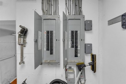 Immobilier commercial à vendre à Hialeah, Floride № 1862405 - photo 16