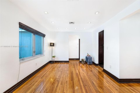 Casa en venta en Virginia Gardens, Florida, 2 dormitorios, 77.39 m2 № 1897447 - foto 20