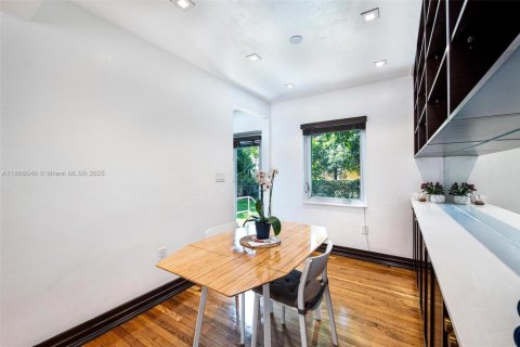 Casa en venta en Virginia Gardens, Florida, 2 dormitorios, 77.39 m2 № 1897447 - foto 14