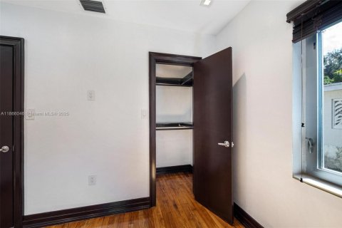 Casa en venta en Virginia Gardens, Florida, 2 dormitorios, 77.39 m2 № 1897447 - foto 23