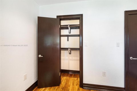 Casa en venta en Virginia Gardens, Florida, 2 dormitorios, 77.39 m2 № 1897447 - foto 27