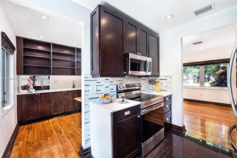 Casa en venta en Virginia Gardens, Florida, 2 dormitorios, 77.39 m2 № 1897447 - foto 12