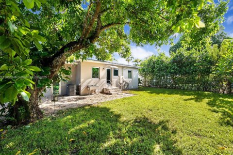 Casa en venta en Virginia Gardens, Florida, 2 dormitorios, 77.39 m2 № 1897447 - foto 6