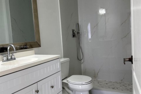 Condominio en alquiler en Hialeah, Florida, 2 dormitorios, 89.84 m2 № 2010834 - foto 7