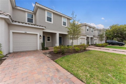 Adosado en venta en Kissimmee, Florida, 3 dormitorios, 126.81 m2 № 2106155 - foto 1