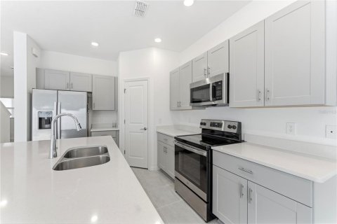 Adosado en venta en Kissimmee, Florida, 3 dormitorios, 126.81 m2 № 2106155 - foto 6
