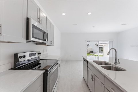 Adosado en venta en Kissimmee, Florida, 3 dormitorios, 126.81 m2 № 2106155 - foto 7