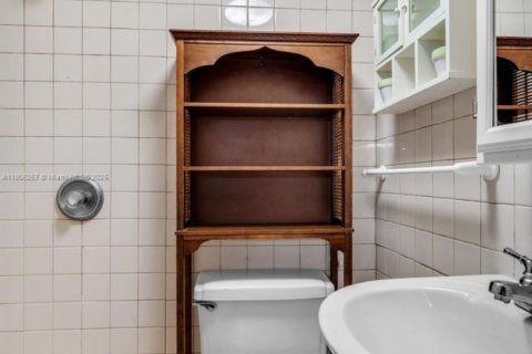 Купить виллу или дом в Майами, Флорида 1 комната, 151.9м2, № 1960205 - фото 17