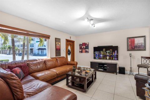 Купить виллу или дом в Майами, Флорида 1 комната, 151.9м2, № 1960205 - фото 8