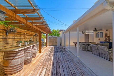 Купить виллу или дом в Майами, Флорида 1 комната, 151.9м2, № 1960205 - фото 2